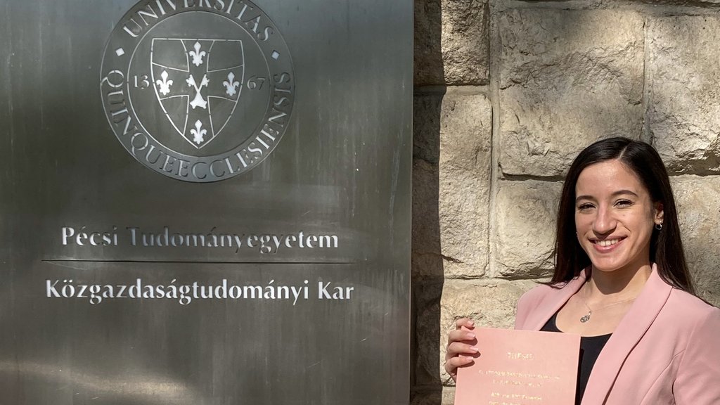 A fiREG-ből írt diplomadolgozatot. Interjú.