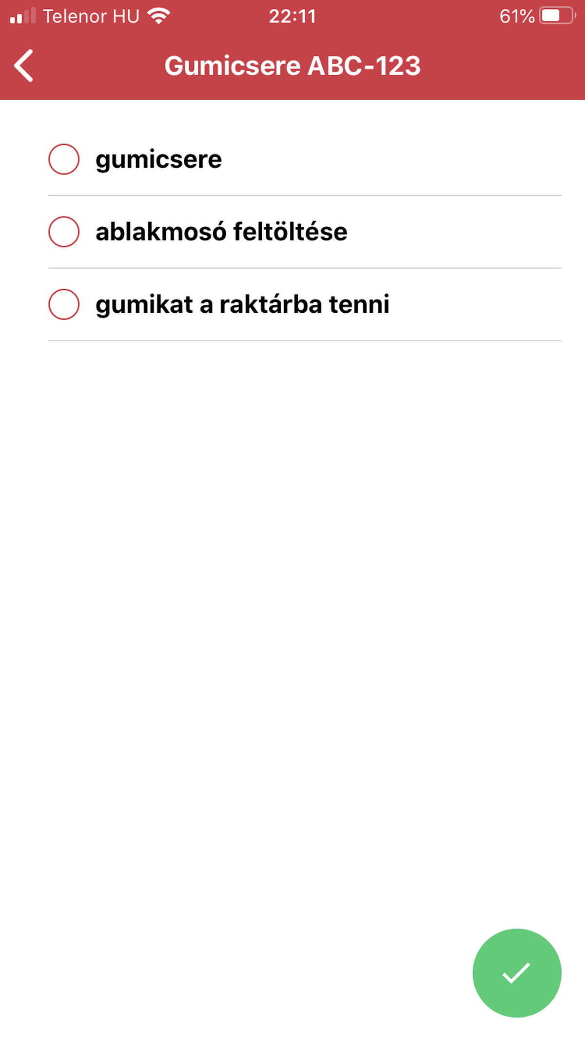 A fiREG mobilalkalmazás teendőlista képernyője gumicsere feladattal, három bejelölhető tétellel